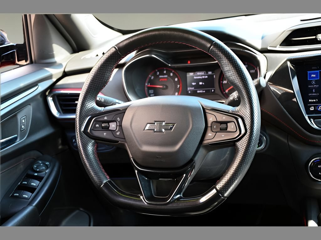 Used 2023 Chevrolet TrailBlazer RS w/ Convenience Package FWD image 16