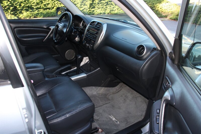 Used 2005 Toyota RAV4 4WD image 14