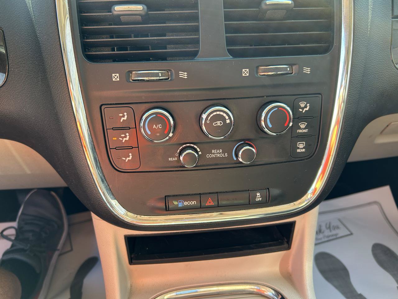 Used 2016 Dodge Grand Caravan SXT w/ Rear Park Assist Package FWD image 20