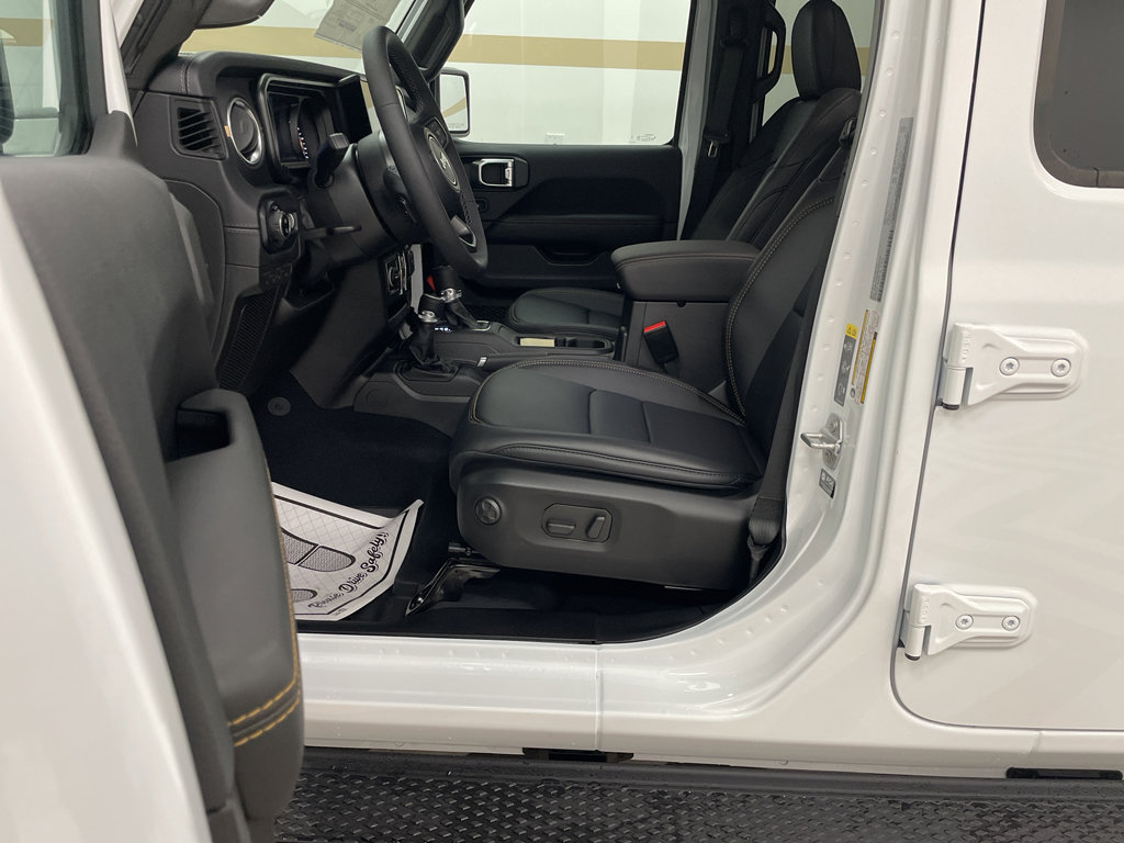 New 2025 Jeep Gladiator Sport image 5