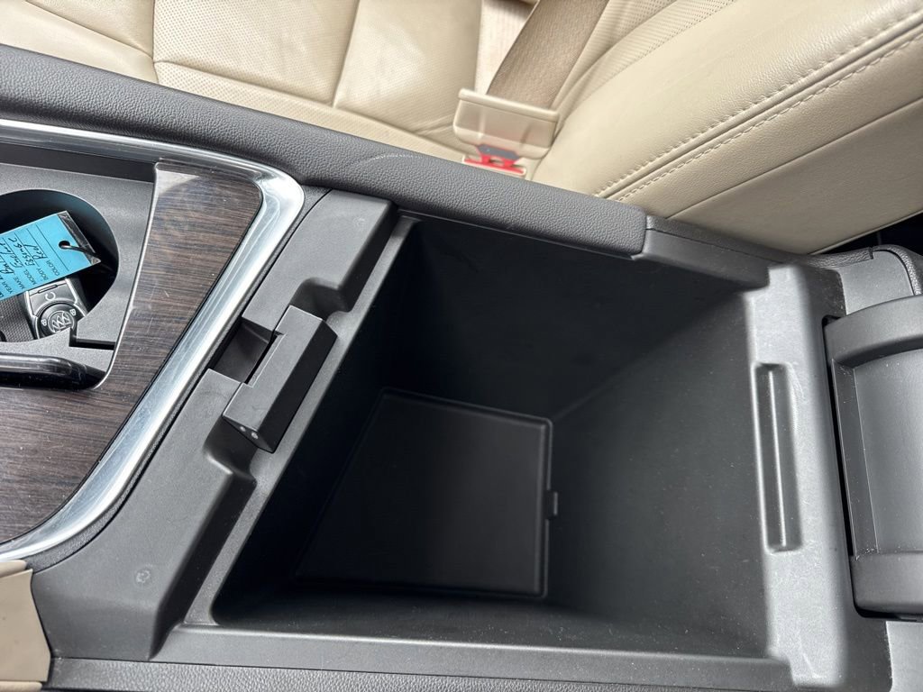 Certified 2018 Buick Enclave Essence FWD image 31