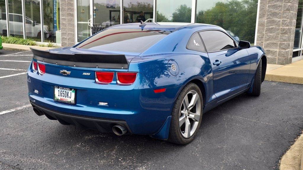 Used 2010 Chevrolet Camaro SS RWD image 3