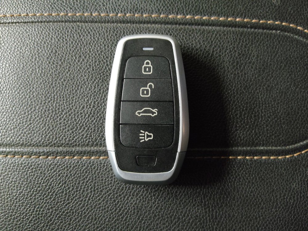 Used 2021 Chevrolet Traverse LT AWD/4WD image 32