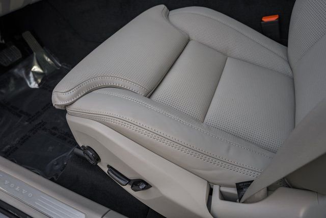 New 2026 Volvo XC60 B5 Ultra w/ Protection Package Premier image 33