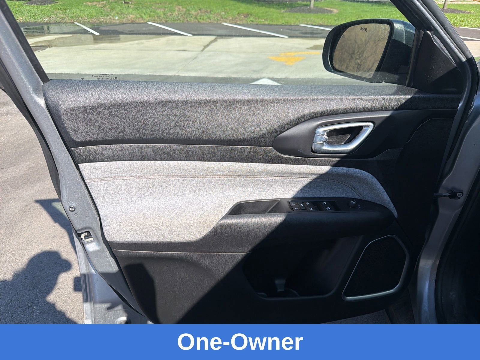 Used 2022 Jeep Compass Latitude image 11