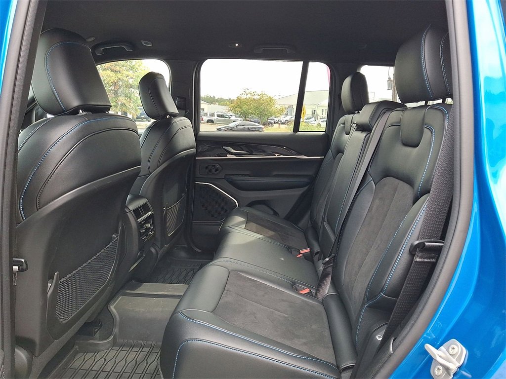Used 2023 Jeep Grand Cherokee Trailhawk image 20