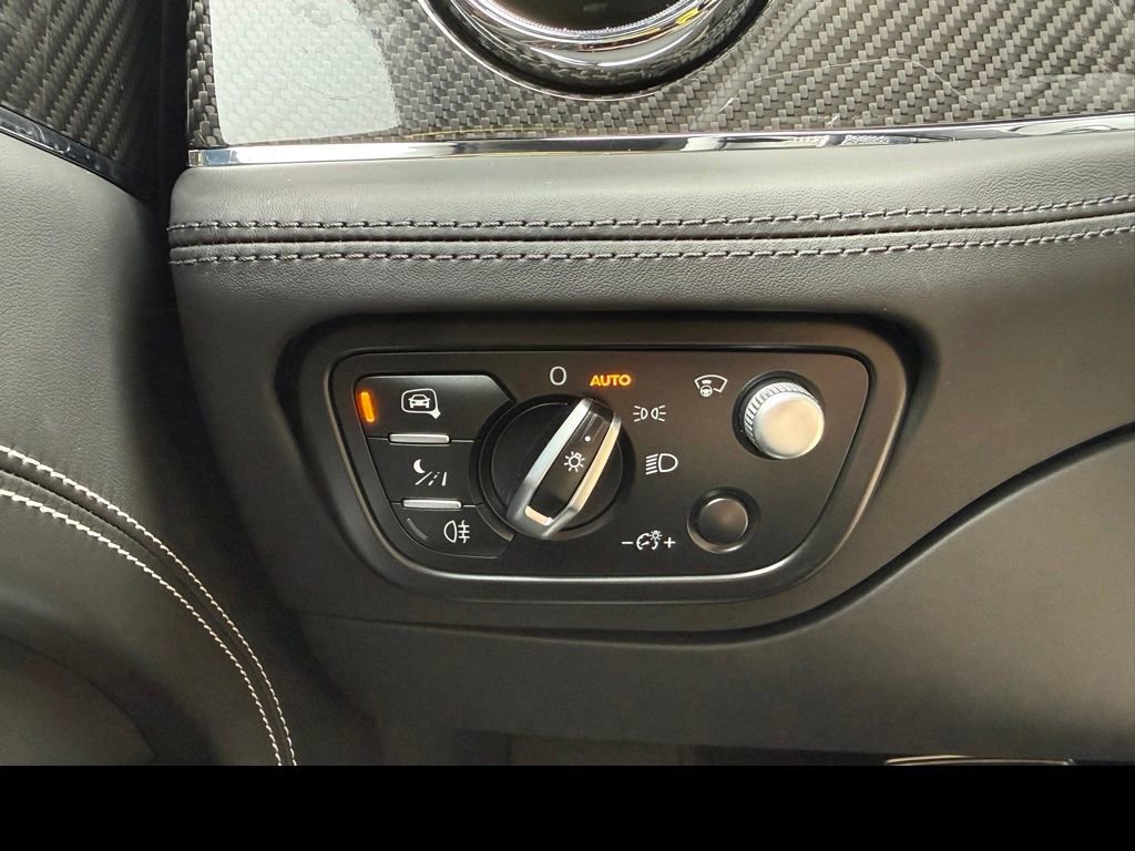 Used 2023 Bentley Bentayga Extended Wheelbase AWD/4WD image 19