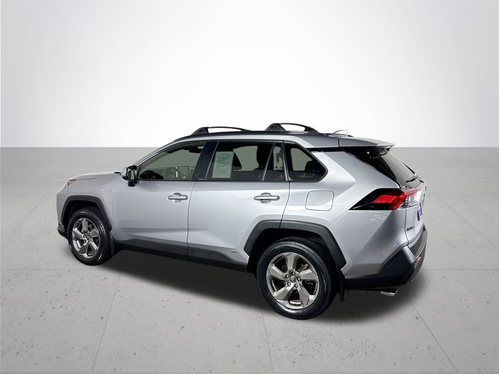 Used 2021 Toyota RAV4 XLE Premium image 8