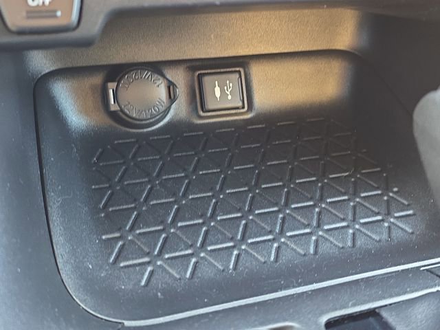 Used 2019 Toyota RAV4 LE image 16