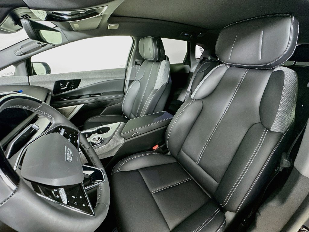 New 2027 Cadillac Optiq Sport w/ LPO, Floor Liner Package AWD/4WD image 26