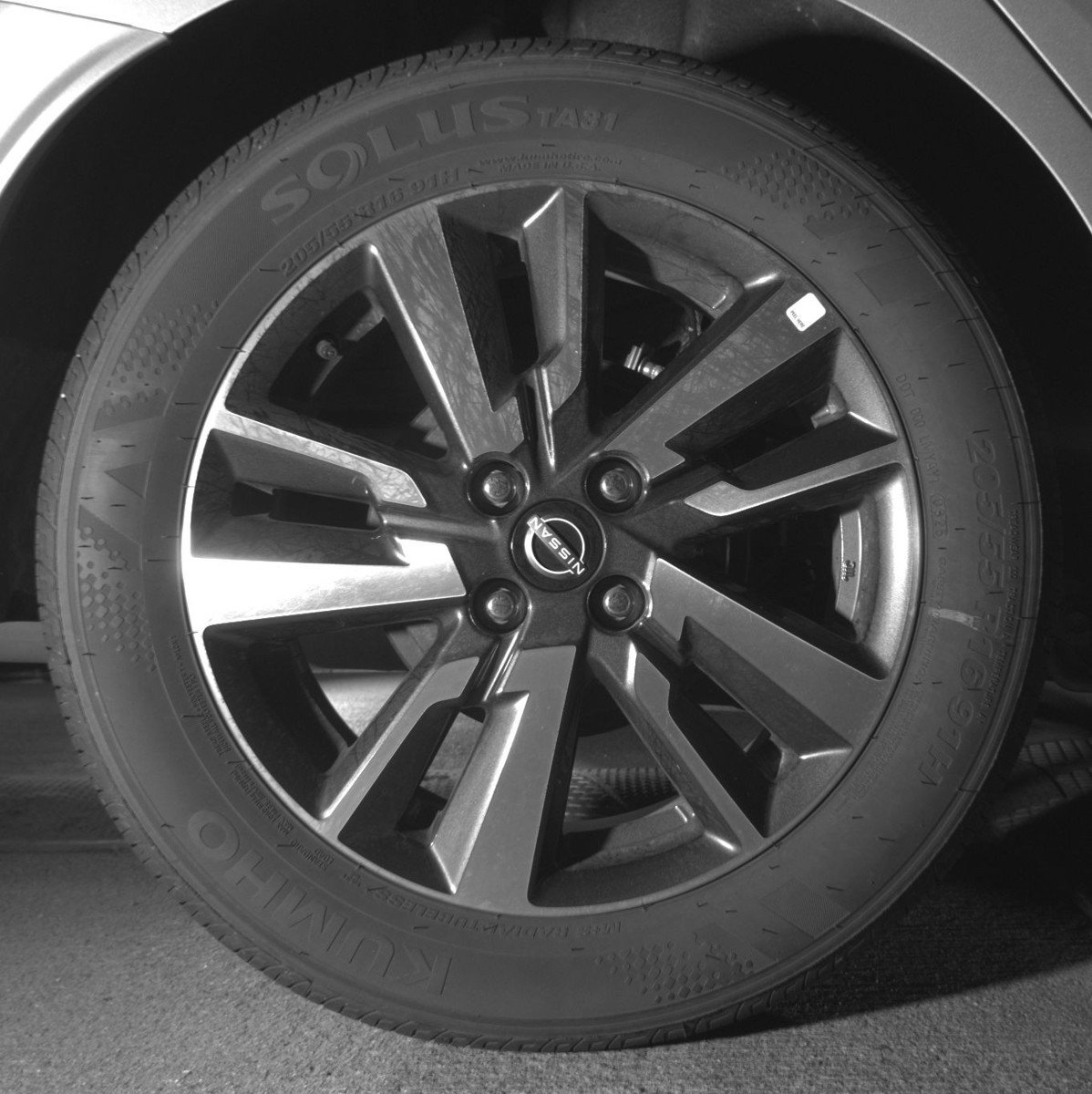 Used 2025 Nissan Versa SV image 15