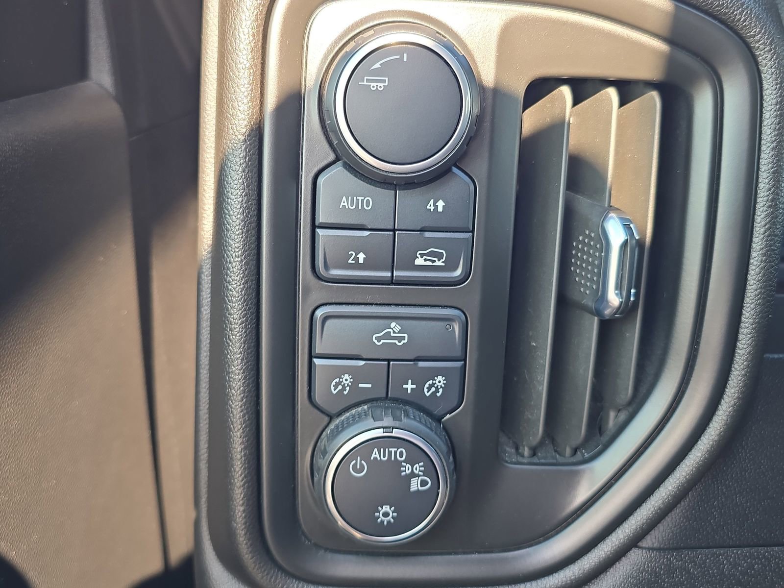 Used 2023 Chevrolet Silverado 1500 Custom image 19