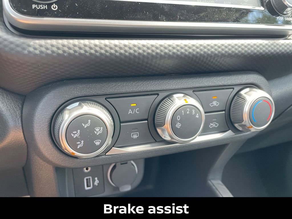 New 2025 Nissan Kicks Play S image 30