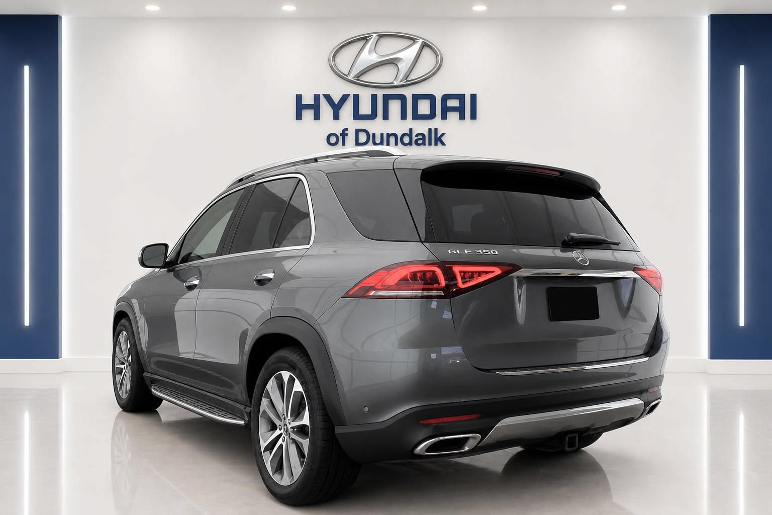 Used 2022 Mercedes-Benz GLE 350 w/ Premium Package image 2