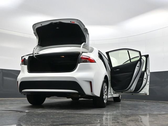 Used 2021 Toyota Corolla LE image 38