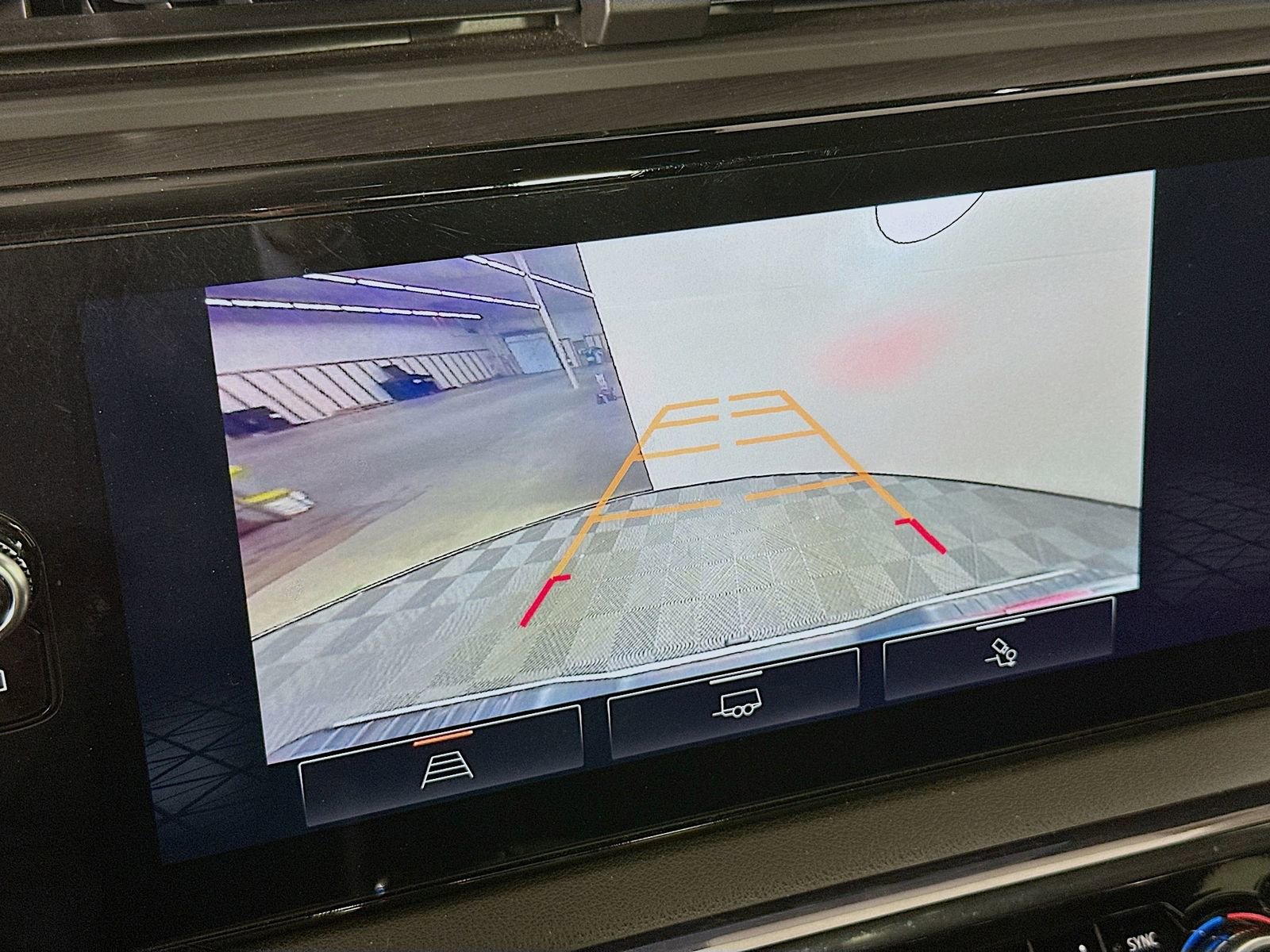 Used 2022 GMC Sierra 1500 AT4 w/ AT4 Preferred Package image 15