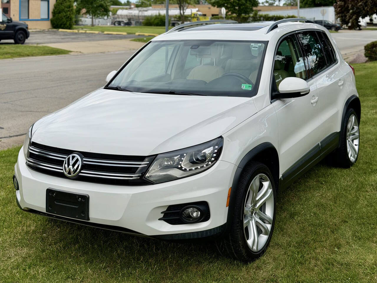 Used 2013 Volkswagen Tiguan SEL AWD/4WD image 3