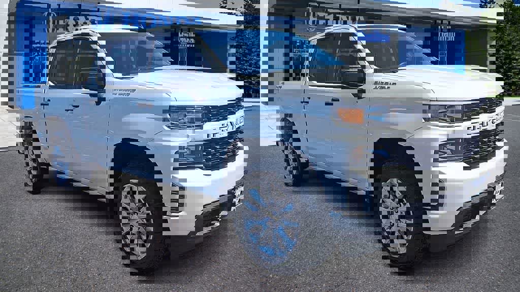 Used 2021 Chevrolet Silverado 1500 Custom image 2