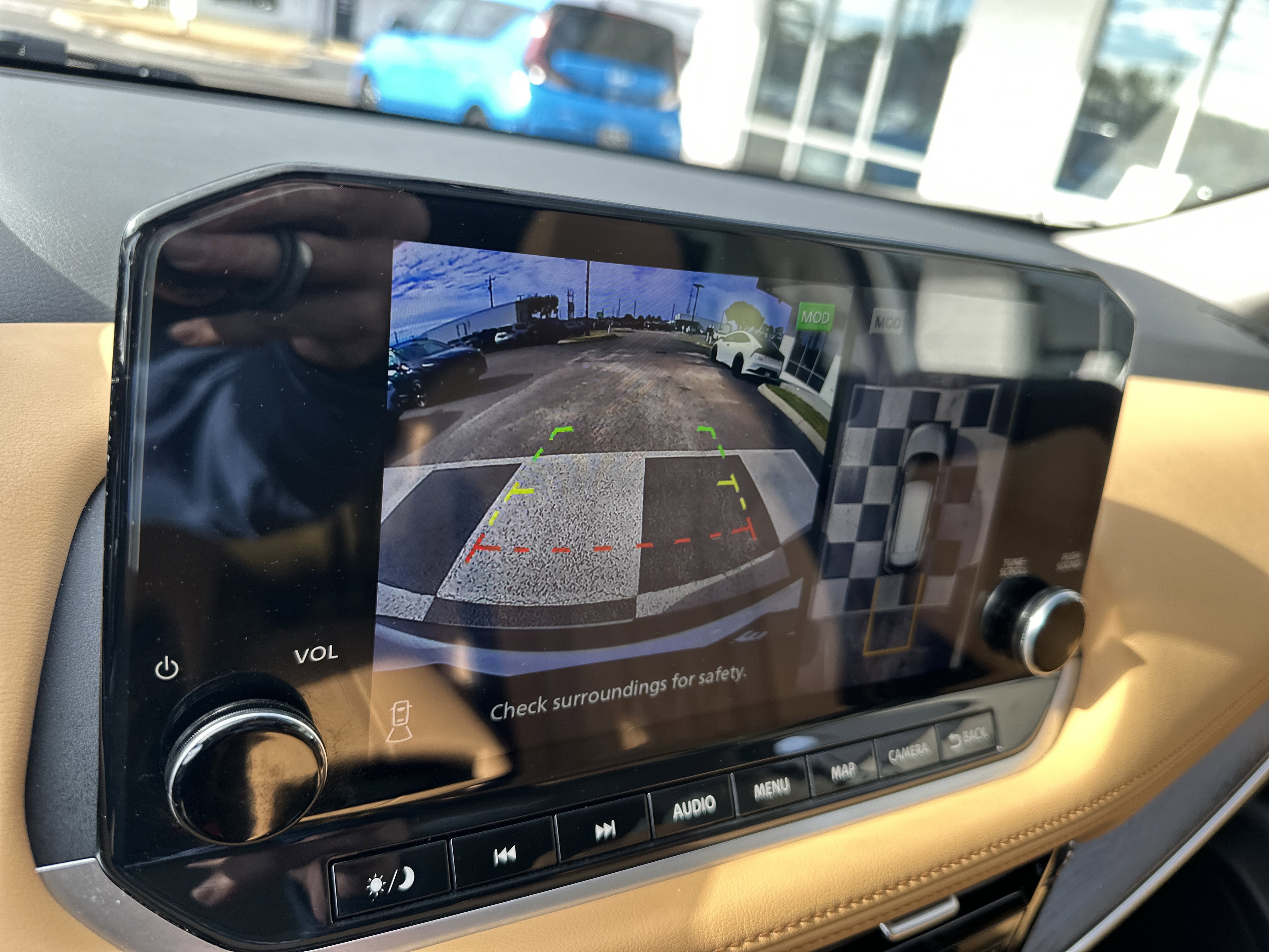 Used 2023 Nissan Rogue Platinum w/ Platinum Premium Package image 18