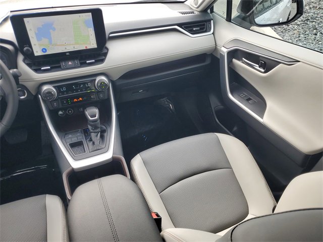 Used 2025 Toyota RAV4 Limited image 13