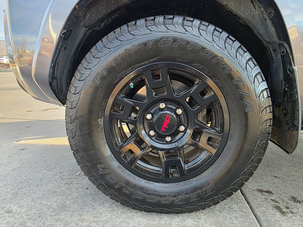 Used 2015 Toyota 4Runner SR5 image 32