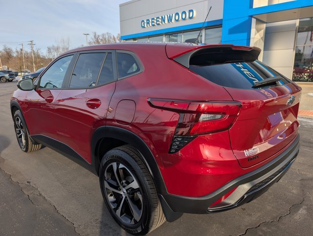 Used 2024 Chevrolet Trax RS w/ Driver Confidence Package image 3