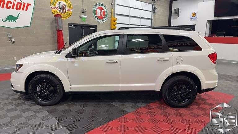 Used 2019 Dodge Journey SE w/ Connectivity Group image 4