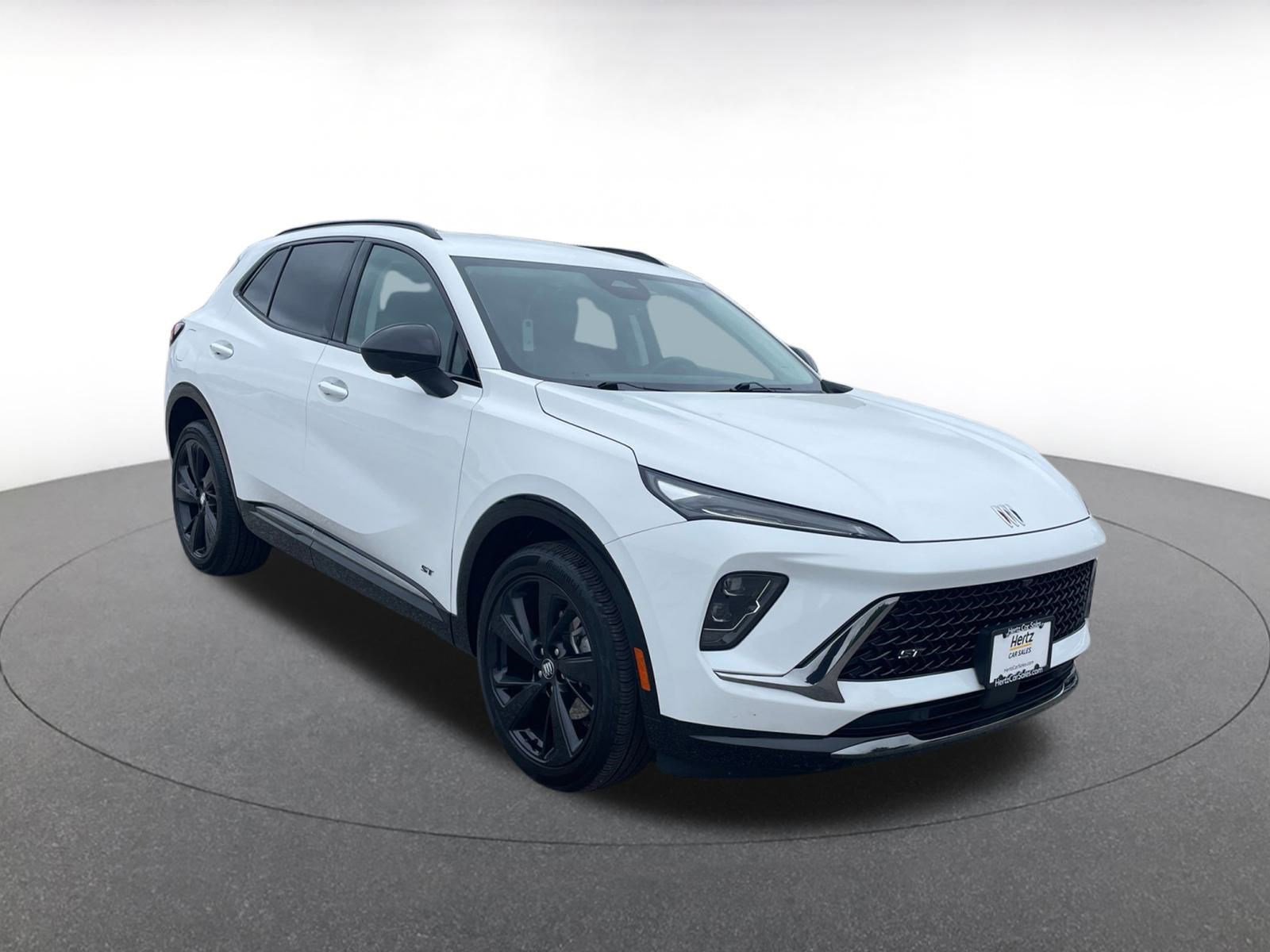 Used 2024 Buick Envision Sport Touring image 1