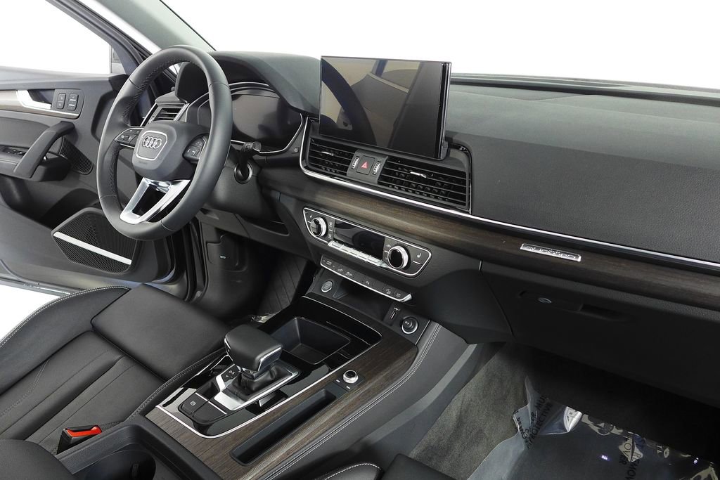 Used 2025 Audi Q5 e Premium Plus w/ Premium Plus Package image 13
