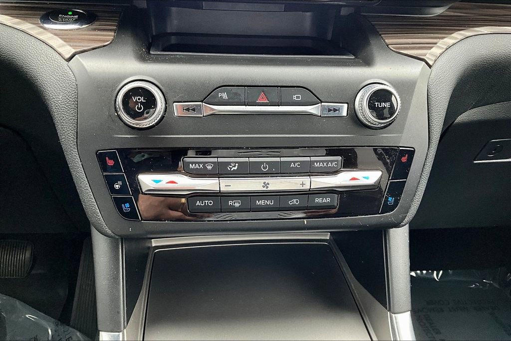 Used 2020 Ford Explorer Limited image 17