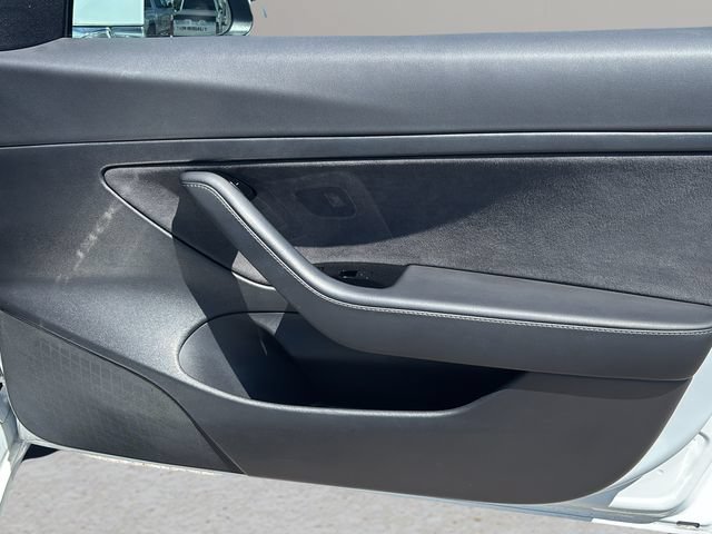 Used 2020 Tesla Model 3 Standard Range Plus RWD image 12