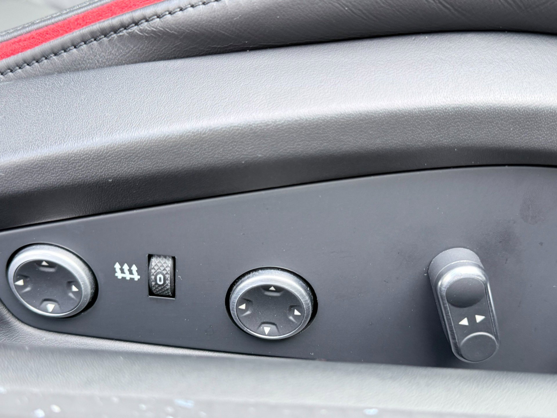 Used 2012 Ferrari FF image 38
