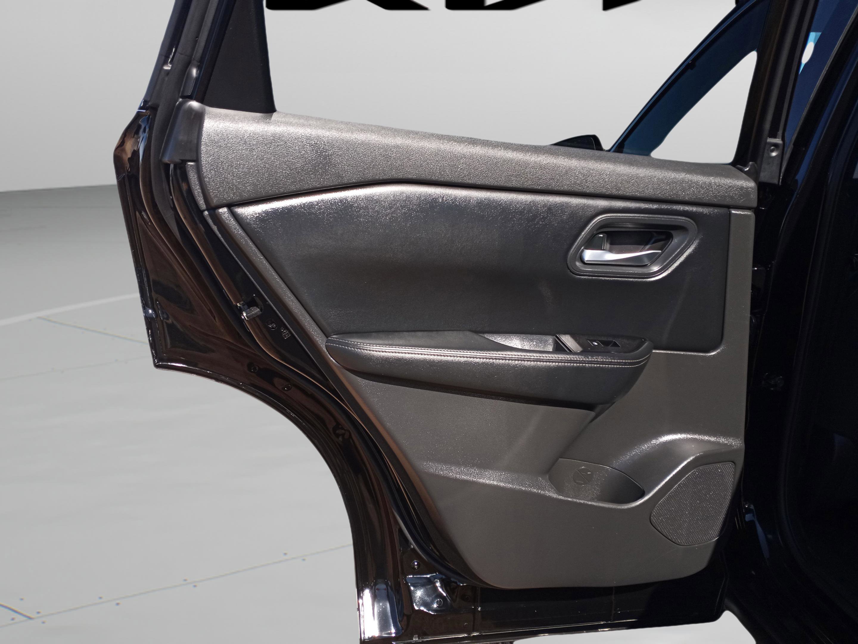 Used 2024 Nissan Rogue SV image 35