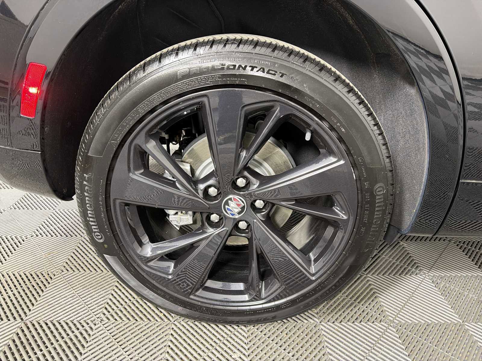 Used 2023 Buick Envision Essence w/ Sport Touring Package image 15