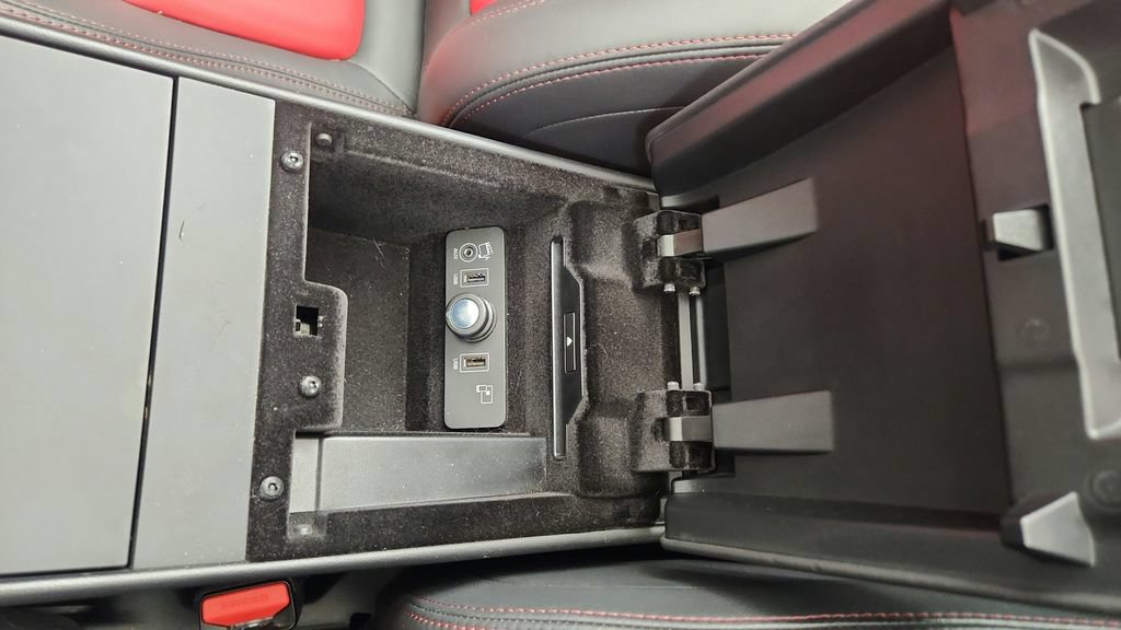 Used 2017 Jaguar F-TYPE R AWD/4WD image 35