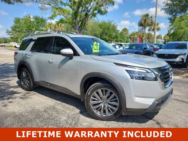 Used 2024 Nissan Pathfinder SL w/ SL Premium Package FWD image 1