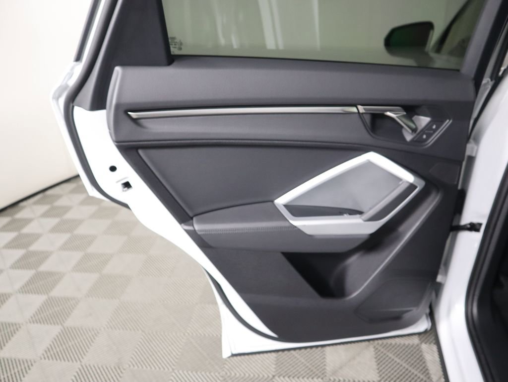 Certified 2025 Audi Q3 2.0T Premium w/ Convenience Package image 26