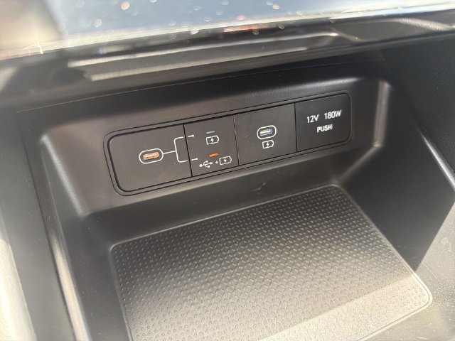 Used 2025 Hyundai Santa Cruz SEL AWD/4WD image 26