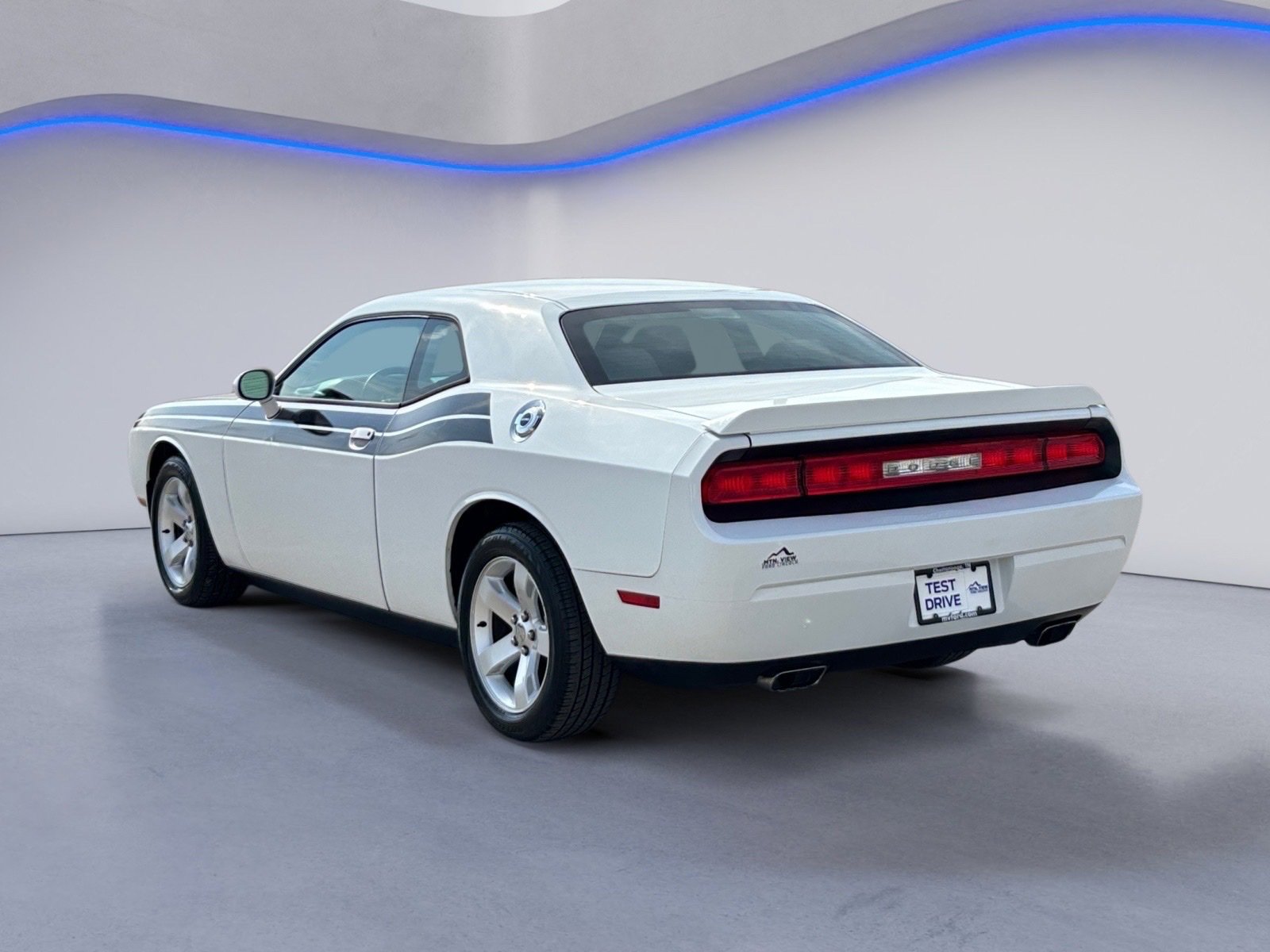 Used 2012 Dodge Challenger SXT image 12