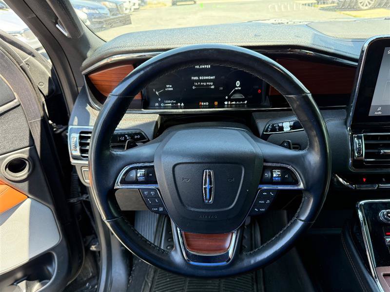 Used 2020 Lincoln Navigator Reserve w/ Luxury Package RWD image 38