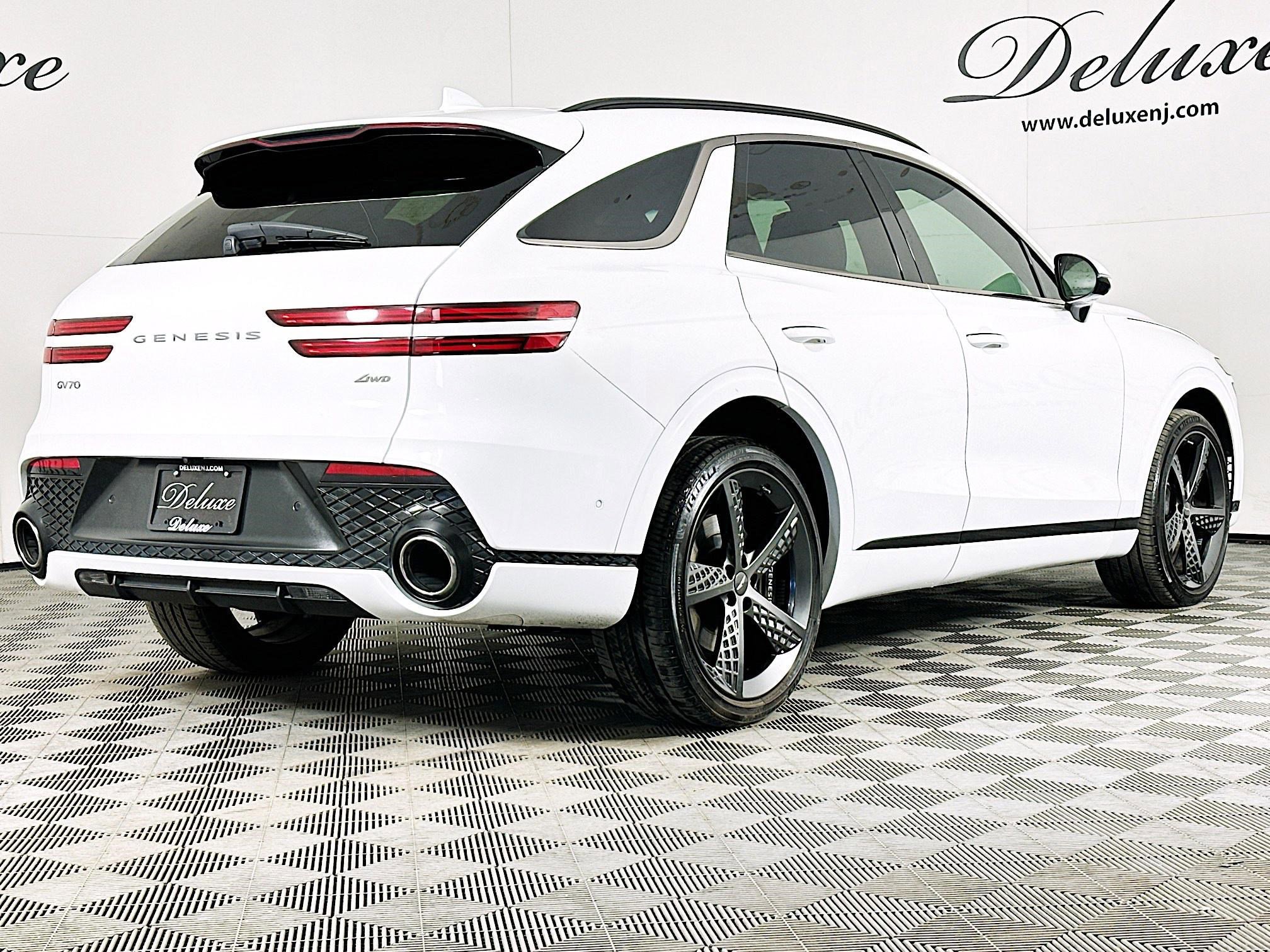 Used 2023 Genesis GV70 2.5T w/ Sport Prestige Package image 6