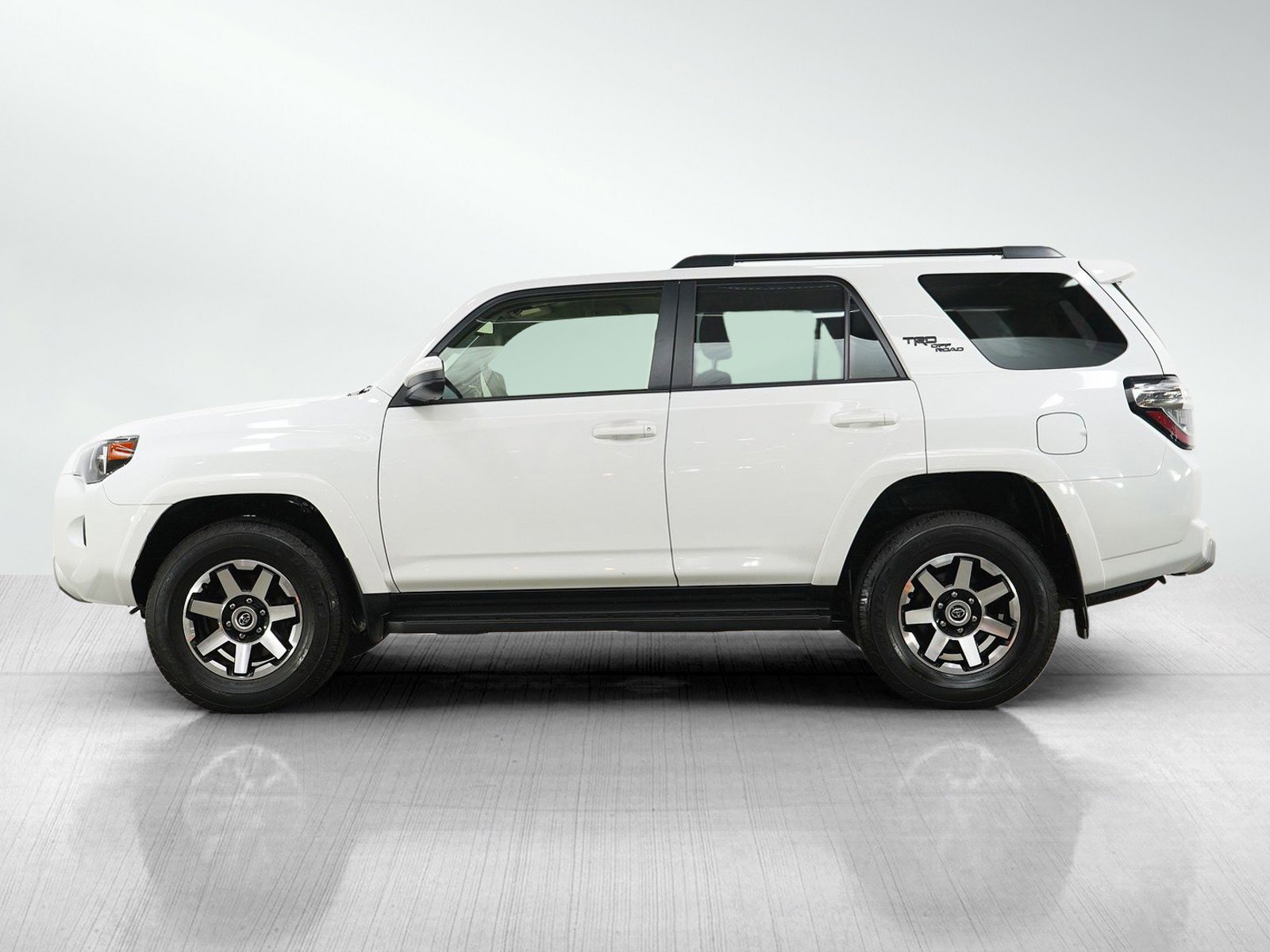 Used 2024 Toyota 4Runner TRD Off-Road AWD/4WD image 2