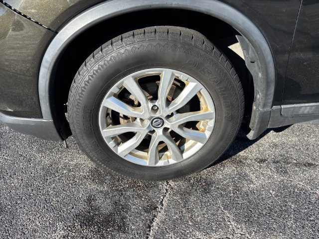 Used 2017 Nissan Rogue SV FWD image 31