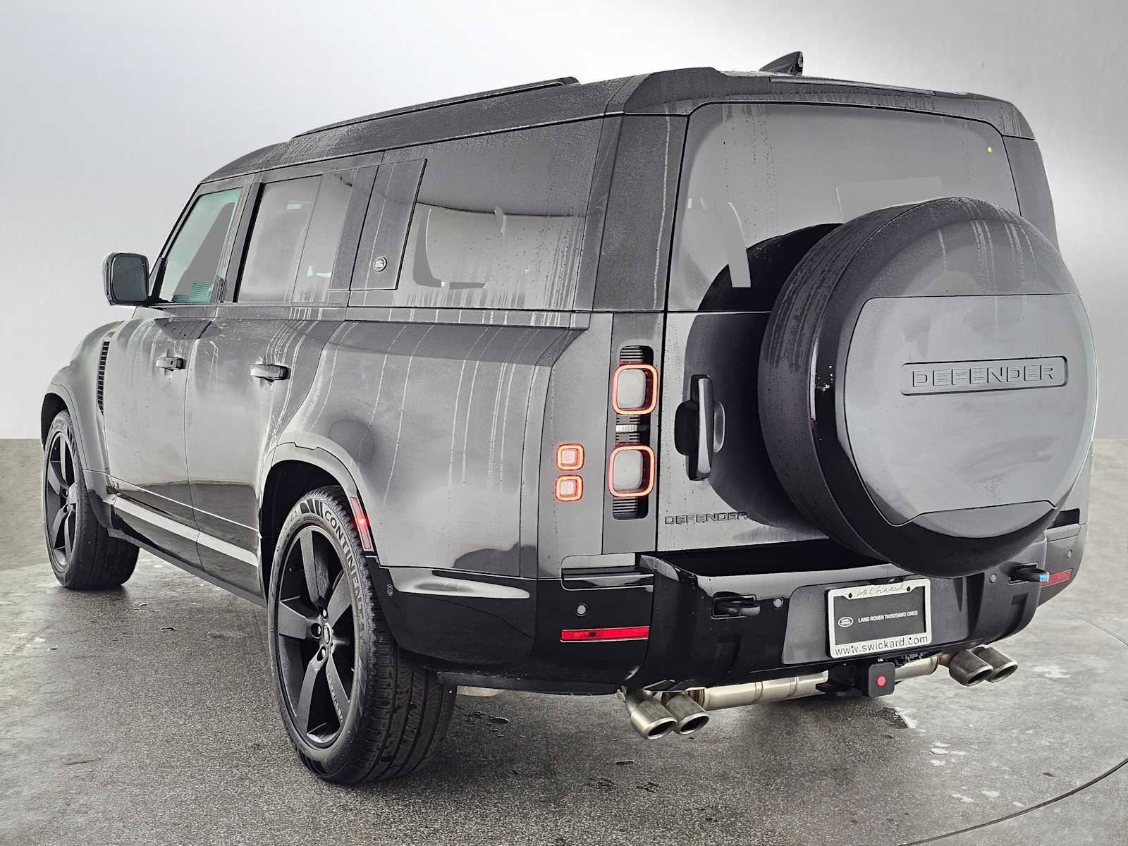 New 2024 Land Rover Defender 130 V8 image 3