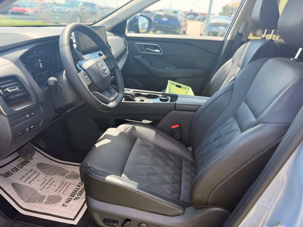 Certified 2026 Nissan Rogue Platinum w/ Platinum Premium Package AWD/4WD image 9