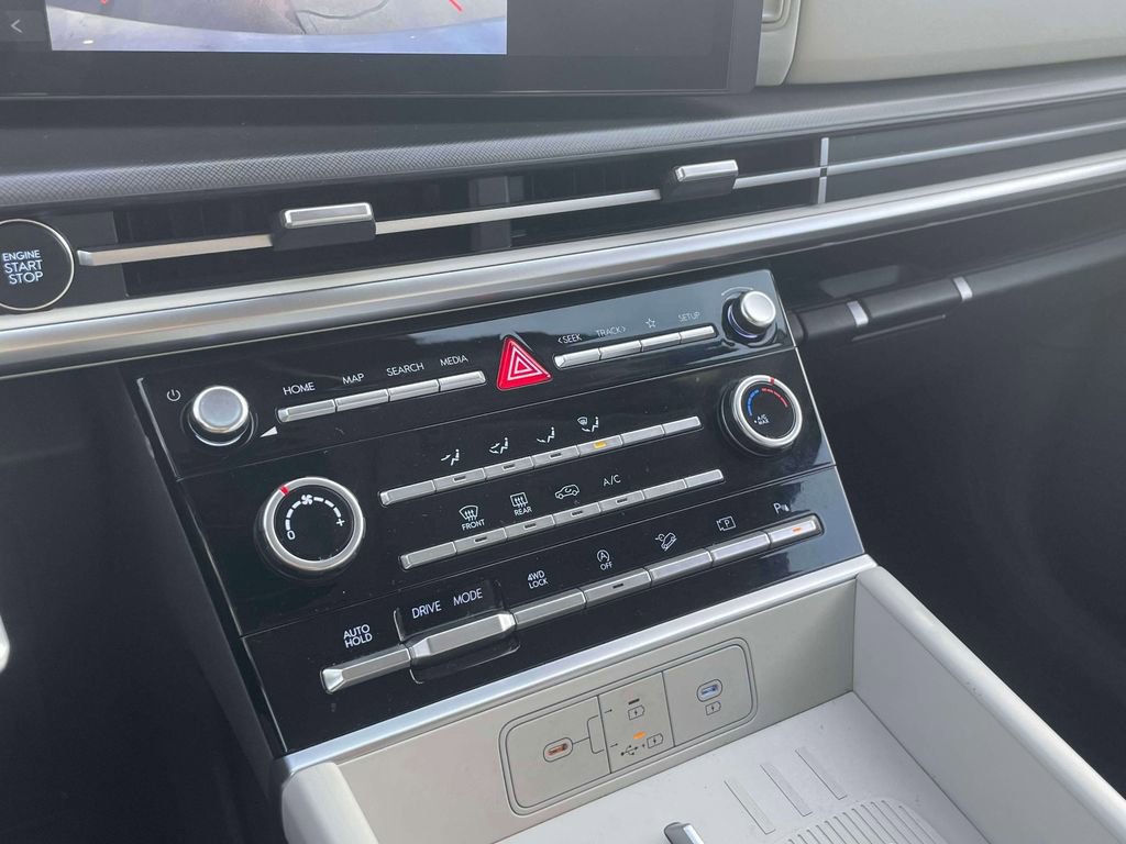 Used 2025 Hyundai Santa Fe SE image 29