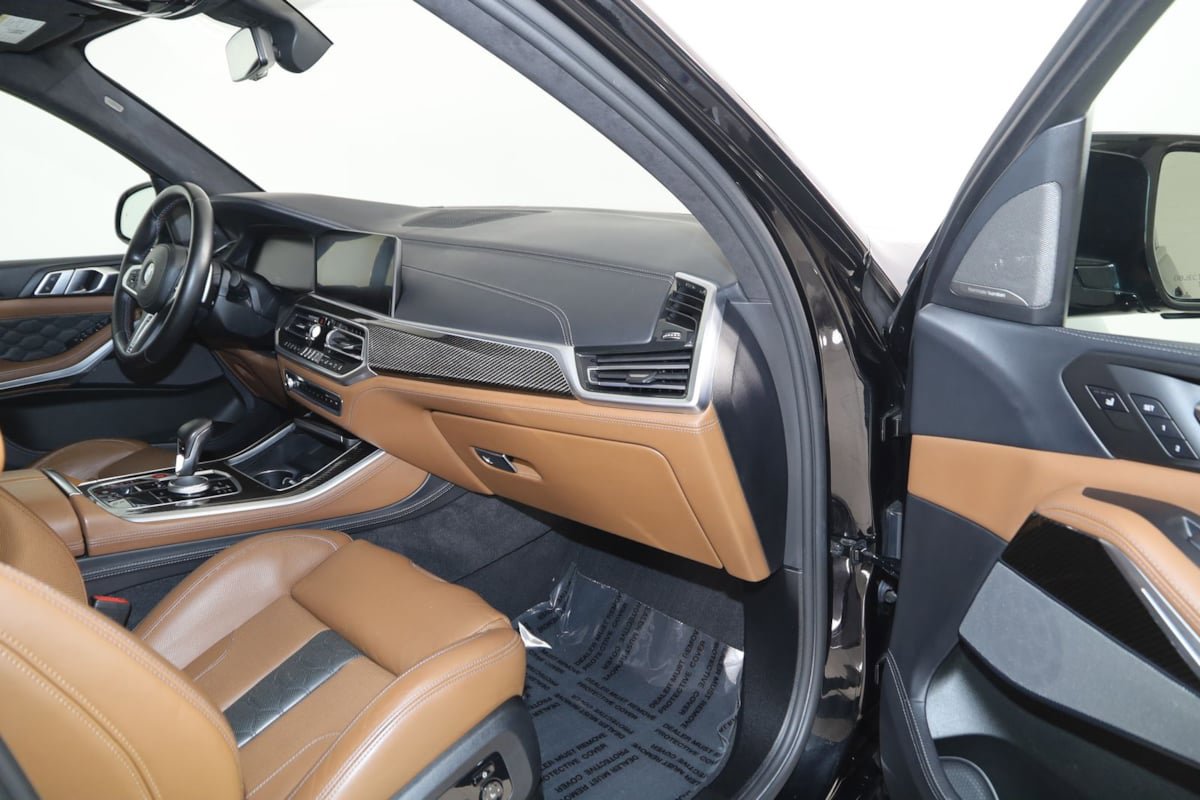 Used 2021 BMW X5 M w/ Executive Package image 62