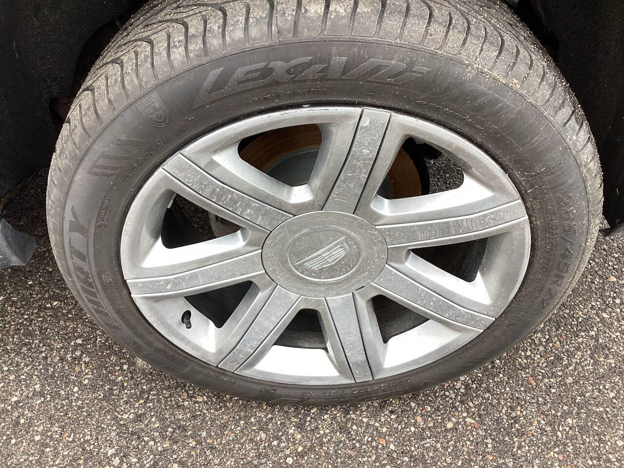 Used 2017 Cadillac Escalade ESV Luxury AWD/4WD image 37