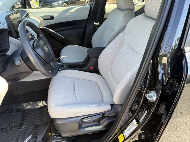Used 2025 Toyota Corolla Cross L FWD image 11