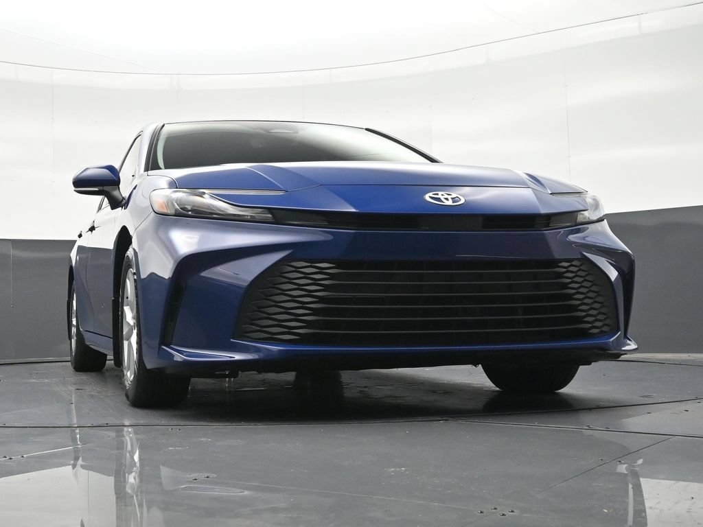 Used 2025 Toyota Camry LE w/ Convenience Package FWD image 29